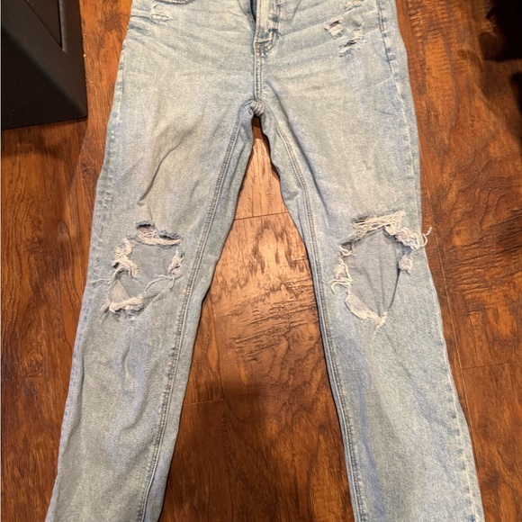 Women's American Eagle Distressed Blue Jeans Sz 4 - Picture 1 of 10
